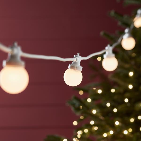 PR10-2YWW_Pro-Connect-Warm-White-Festoons-White-Cable-Illuminated-Close-Winter_600x600_8afc85d0-6771-4e0c-bb52-46c9f1c2457b.jpg