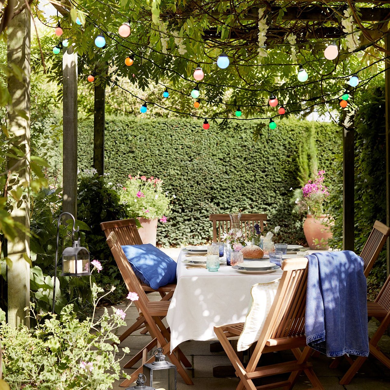 PR10MG_10-multi-coloured-festoon-lights-Garden-Table-Alfresco_P2_1b29d9ee-0136-4e8f-9742-436dcff728f5.jpg