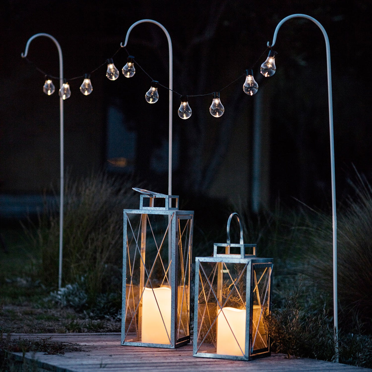 SL17001_Warm-White-Solar-Carnival-Festoon-Lights-Outdoor-Garden-Decking_P4_e2dcb811-554d-419e-96b8-97433adda8de.jpg