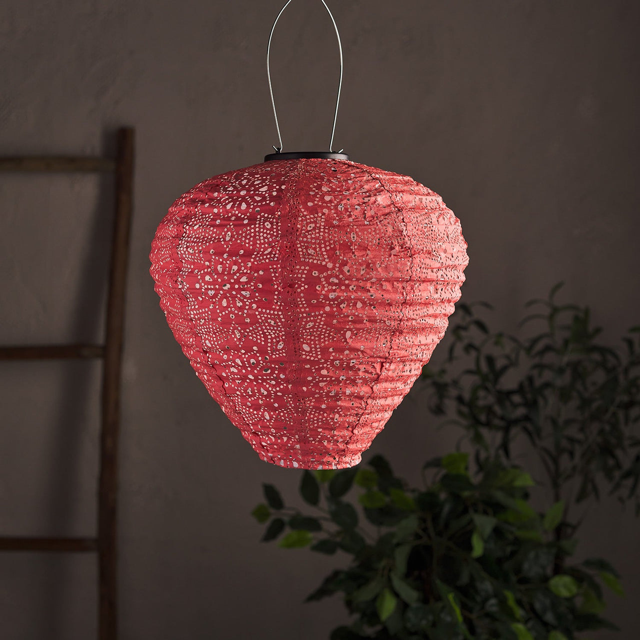 SL22008_Tyvek-Pink-Hanging-Solar-Lantern-Off.jpg