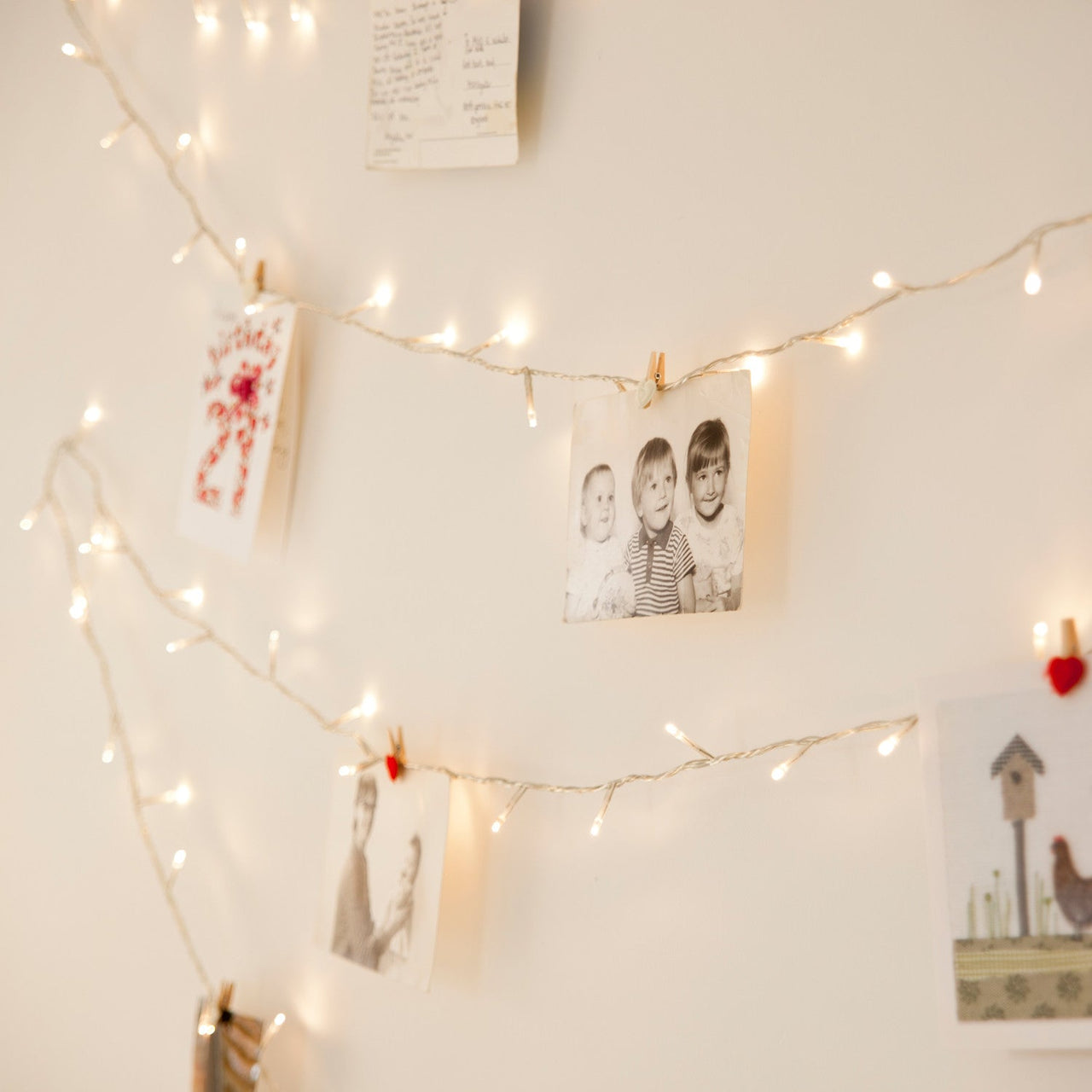 SLF-100-YWC_warm-white-LED-fairy-light-wall-polaroids_P1.jpg