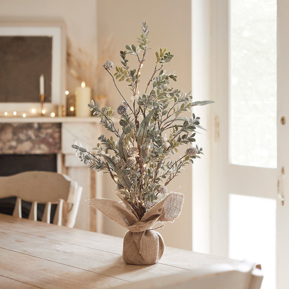 TR21002_63cm-White-Berry-Mini-Christmas-Tree-Dining-Room-Wooden-Table-With-lights_aef559f5-781c-423c-a890-61098afff4ba.jpg