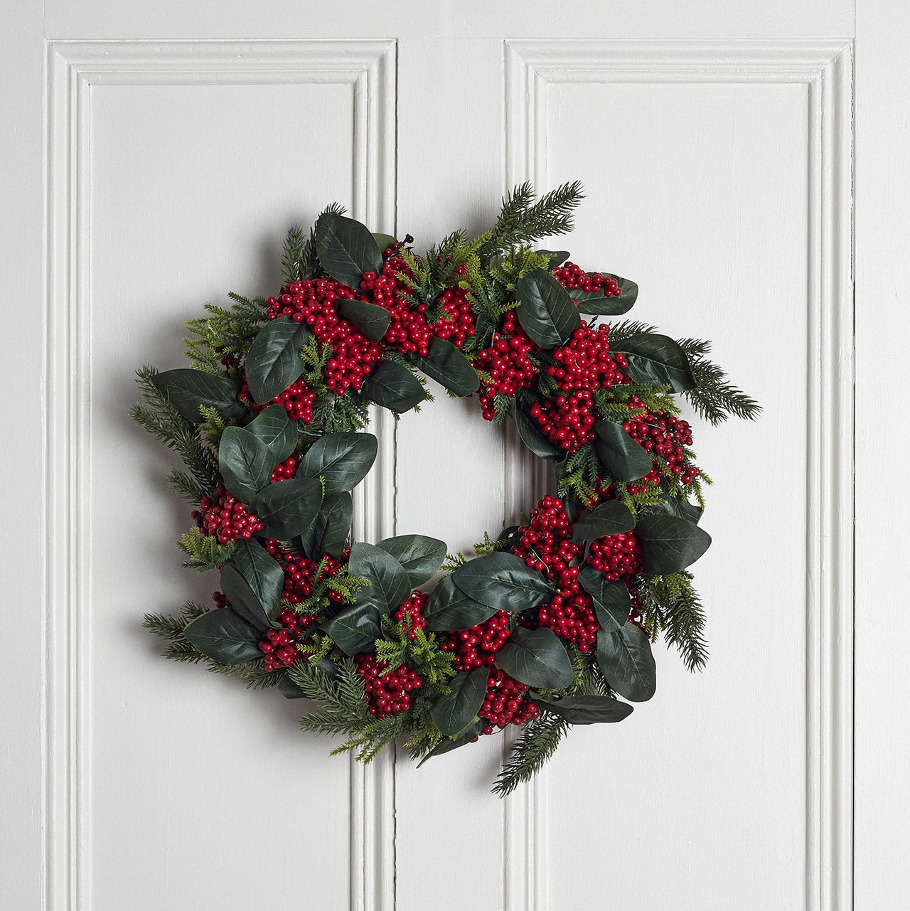 WR2008_01_Red-Berry-Christmas-Wreath-Indoor-Door_c9d307d8-6287-4d23-8e2f-5bd676c0ae47.jpg