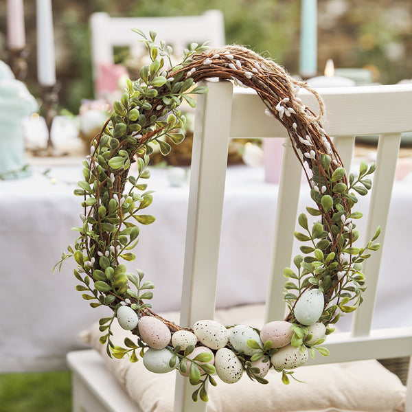 WR22004_35cm-Egg-Easter-Wreath-On-Wooden-Chair-In-Easter-Garden_600x600_109c694f-1a93-4cfc-ad60-50eb24169404.jpg