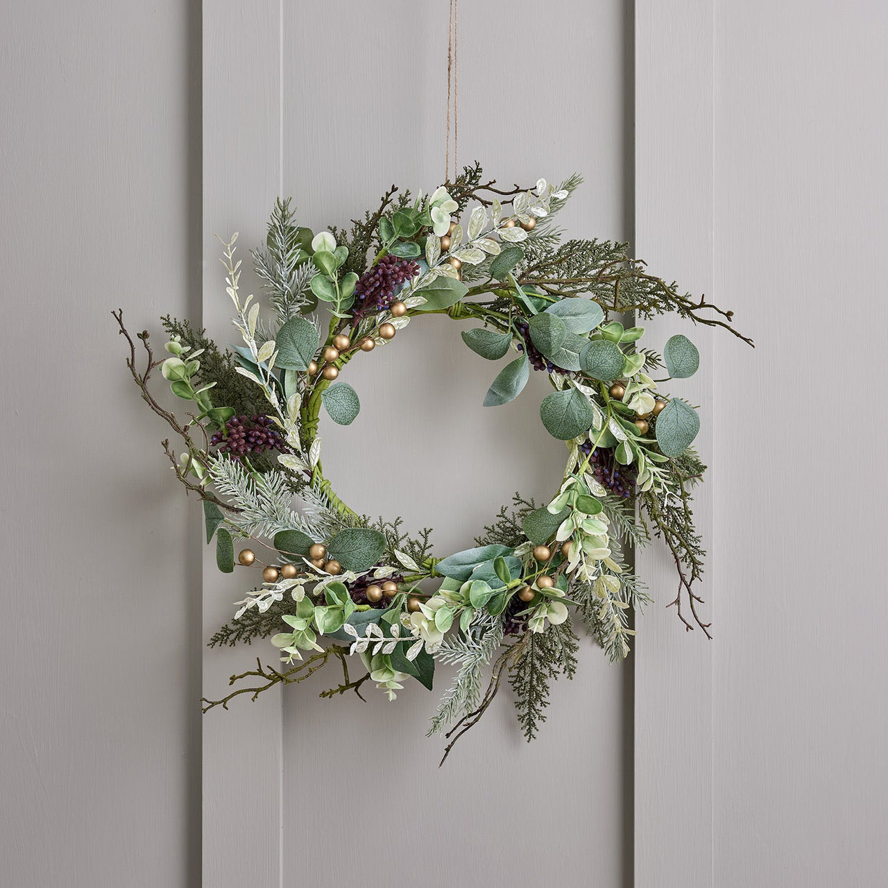 WR24008-40cmClassicGoldBerryWreath.jpg