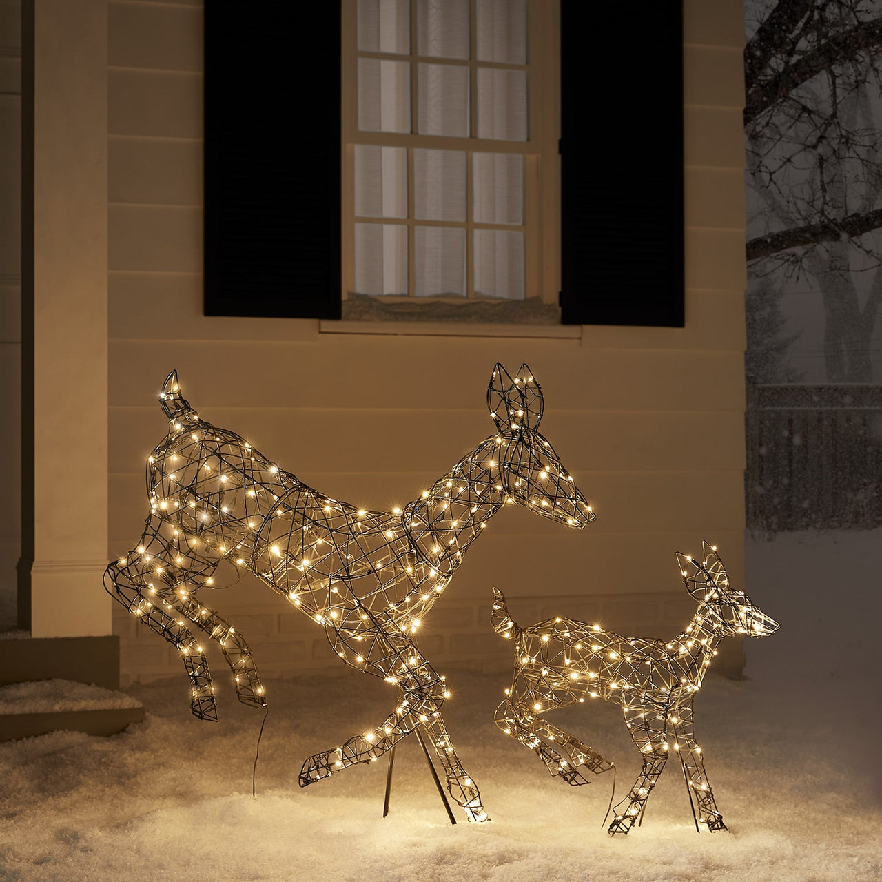 XX2103_Harlow-Rattan-Doe-And-Fawn-Reindeer-Warm-White.jpg