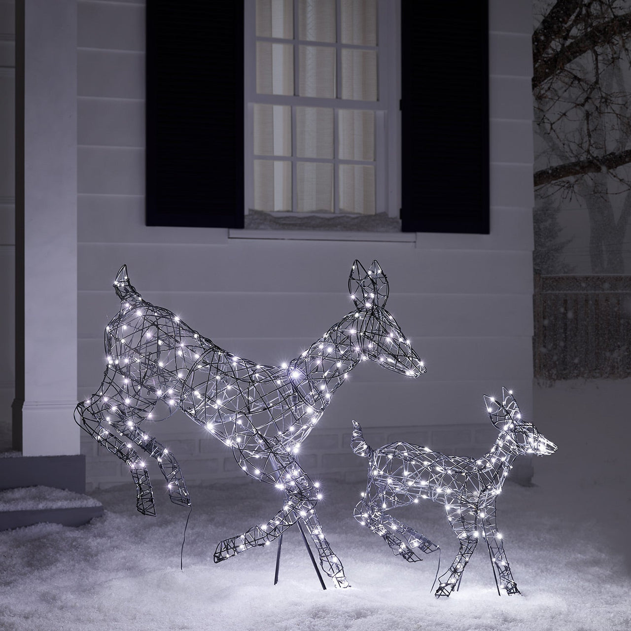 XX2103_Harlow-Rattan-Doe-And-Fawn-Reindeer-White.jpg