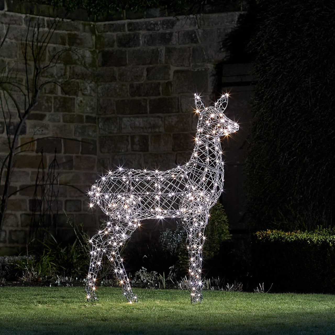 XX2105_Harlow-Large-Rattan-Doe-Light-Up-Reindeer-Dual-White-Grass.jpg