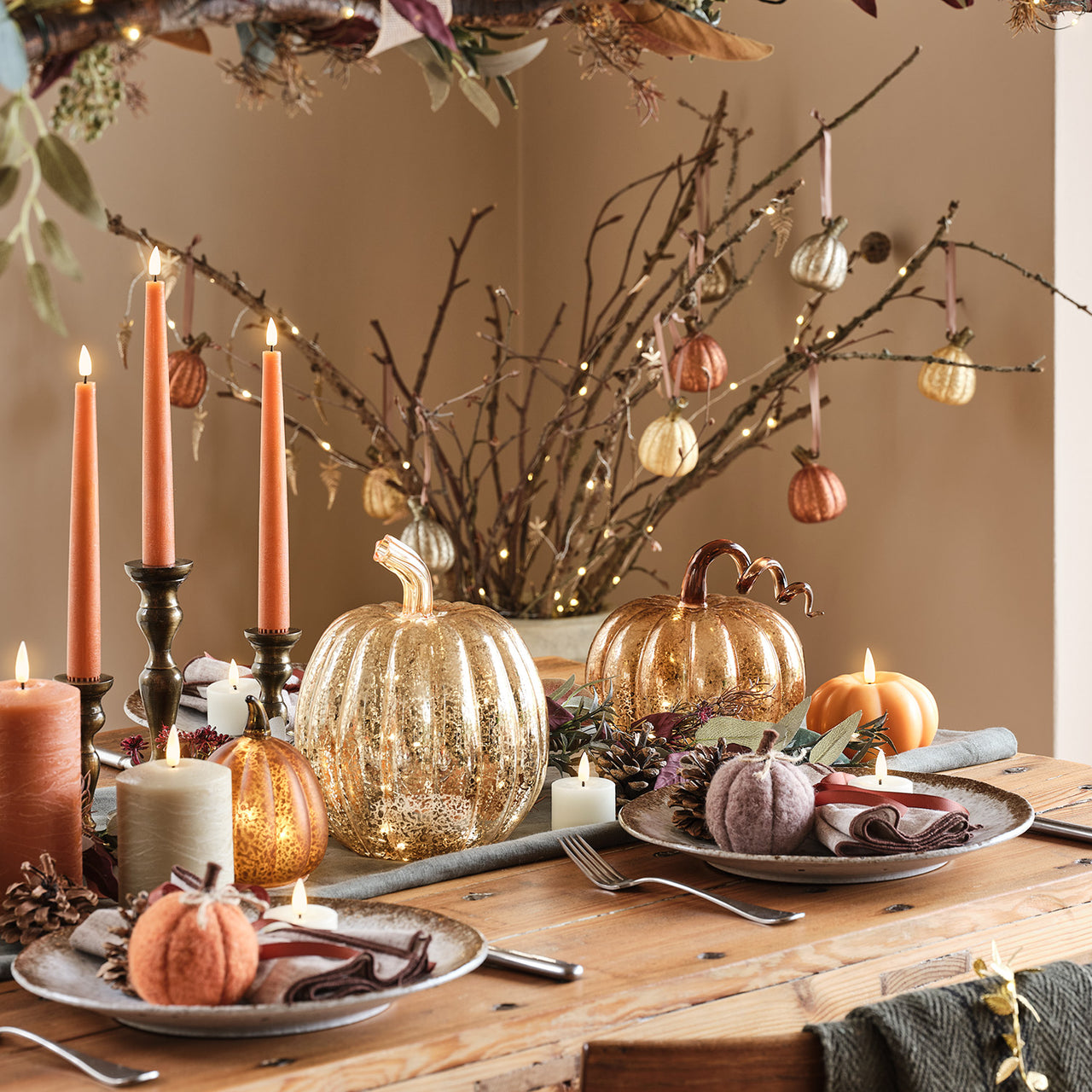 taper-candles-amber-mercury-pumpkin-hanging-pumpkins-felt-pumpkins-pumpkin-candle-dining-table-autumn_ade752f7-3785-40a3-9682-725f4efda812.jpg