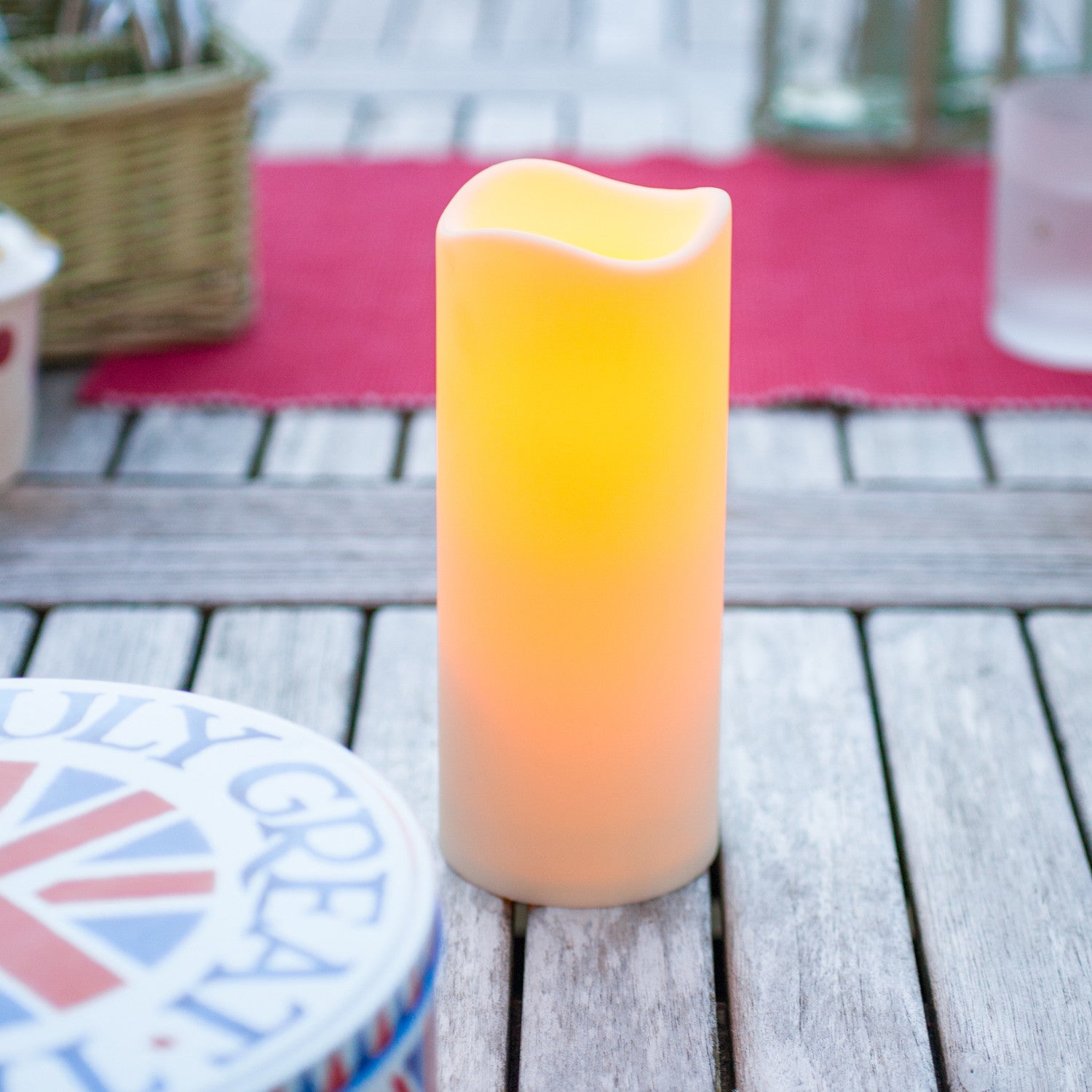 Large outdoor solar deals candles