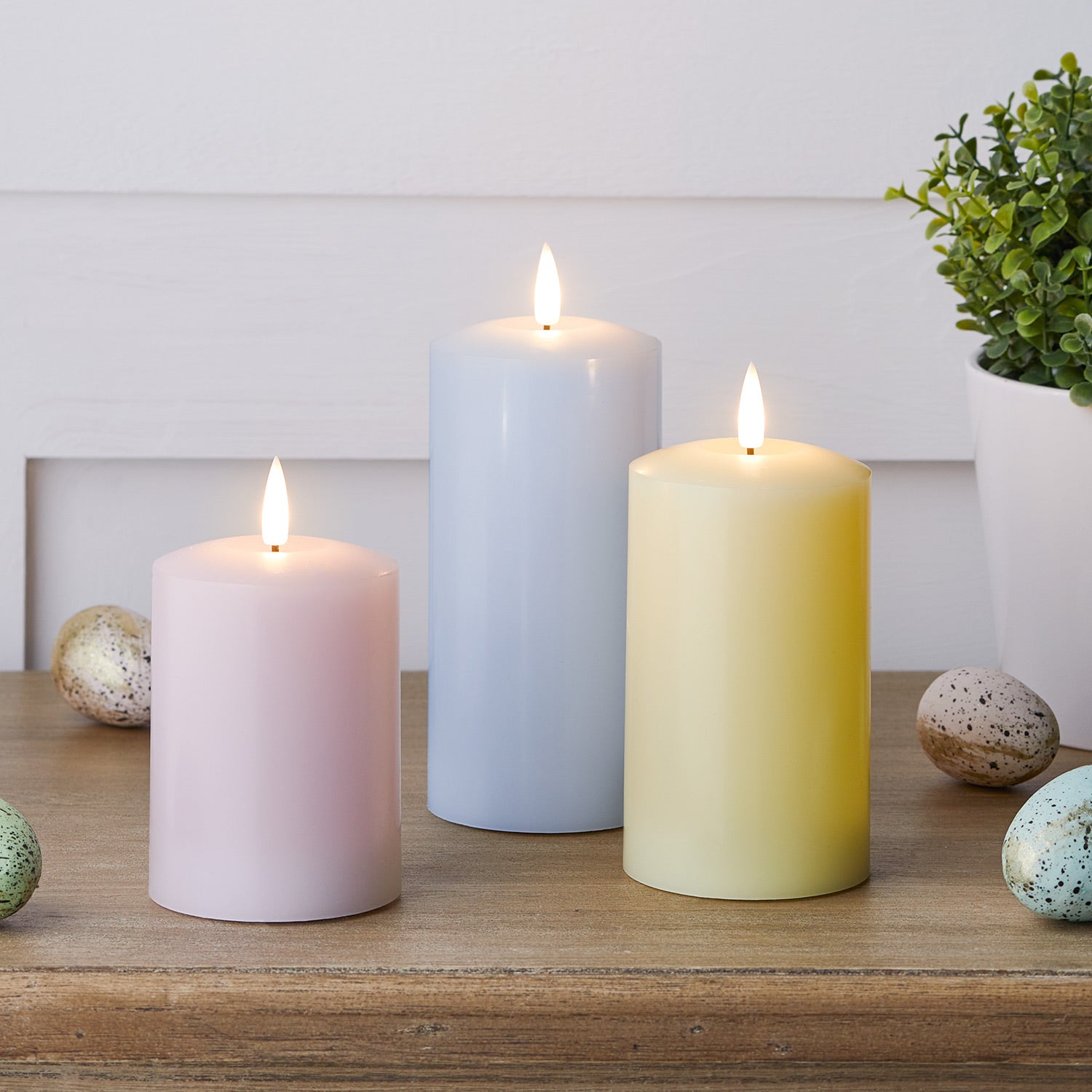 TruGlow® Pastel LED Pillar Candle Trio – Lights4fun.co.uk