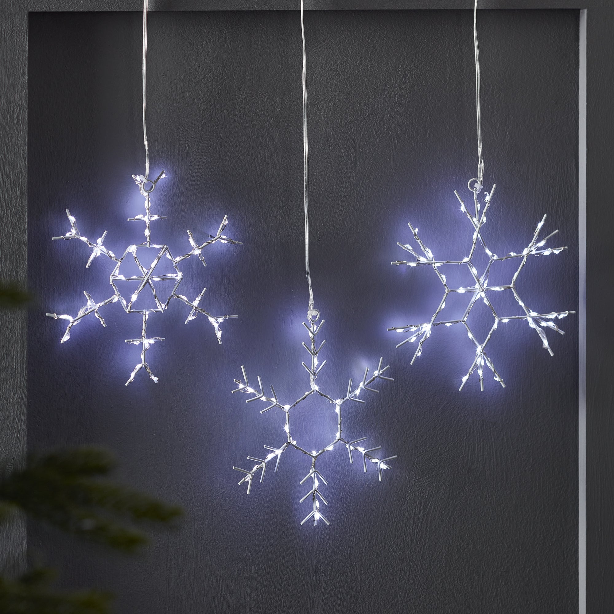 White Snowflake Christmas Battery Light Trio Lights4fun