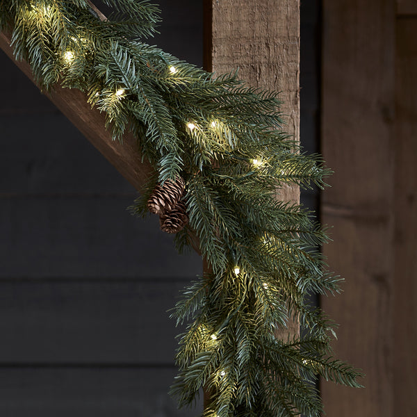 Cordless store outdoor garland