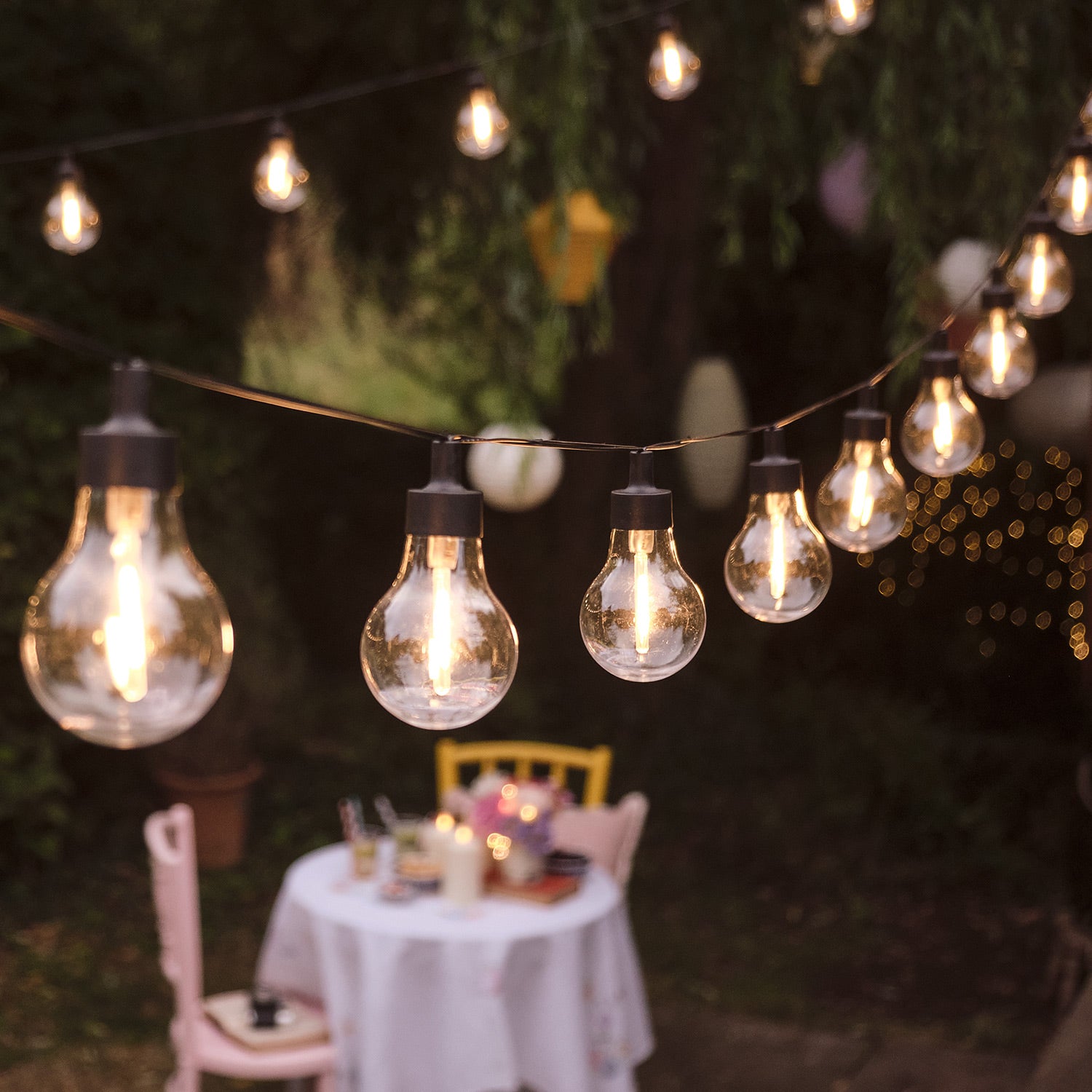 Plug in store outdoor festoon lights